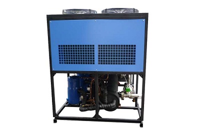 操作冷水機(jī)時(shí)有哪些注意事項(xiàng)？